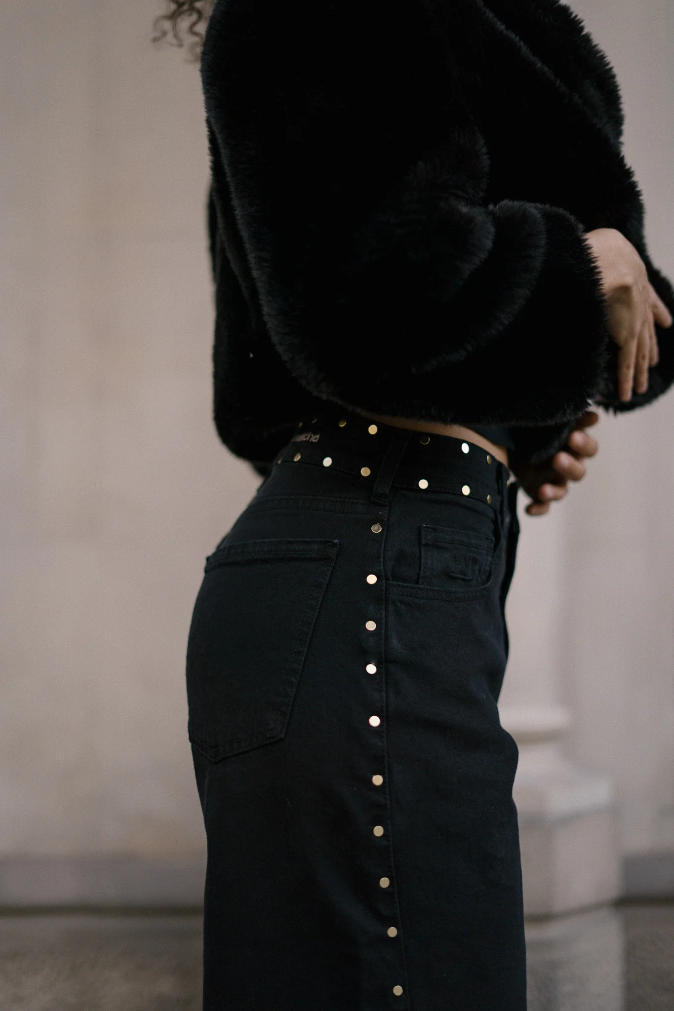 BAGGY TACHAS DORADAS - BLACK - Image 5