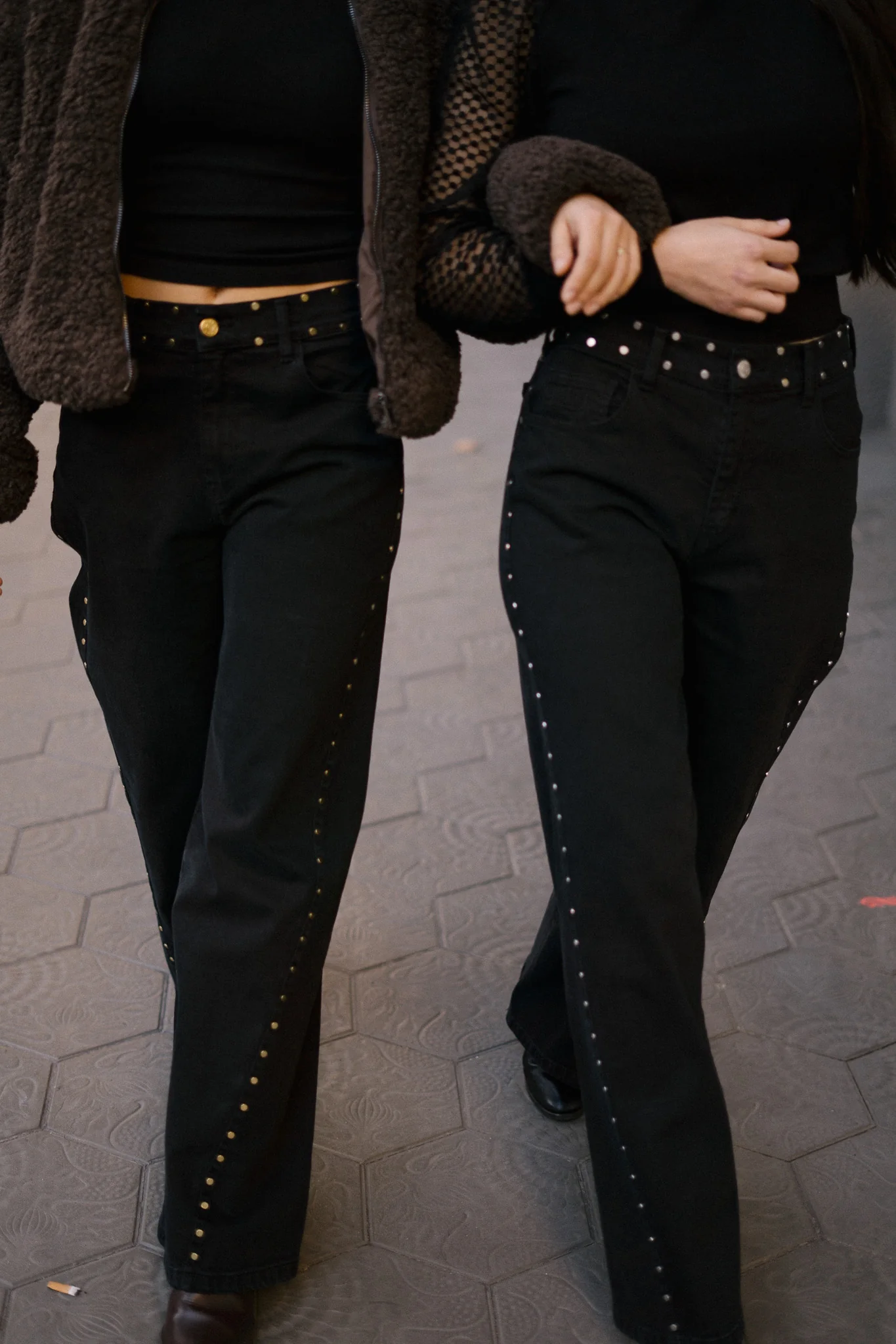 BAGGY TACHAS DORADAS - BLACK - Image 8