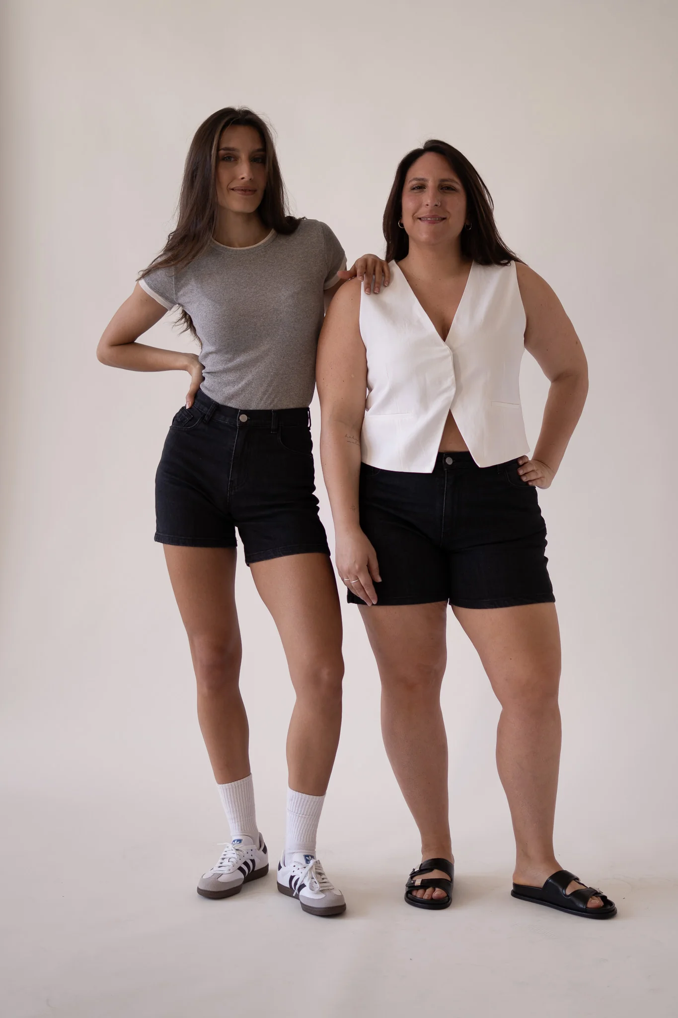 RELAXED SHORTS - GREY - Image 9