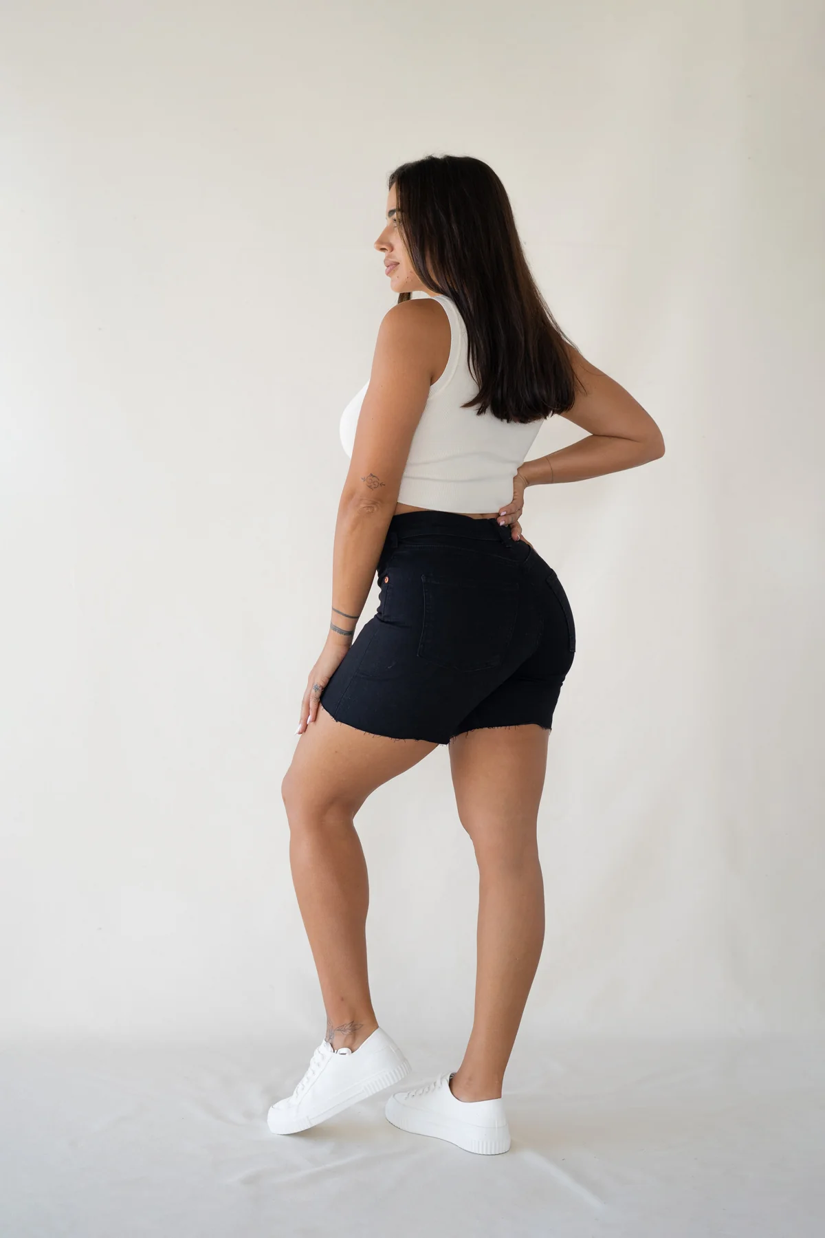 SHORTS HIGH RISE - BLACK - Image 6