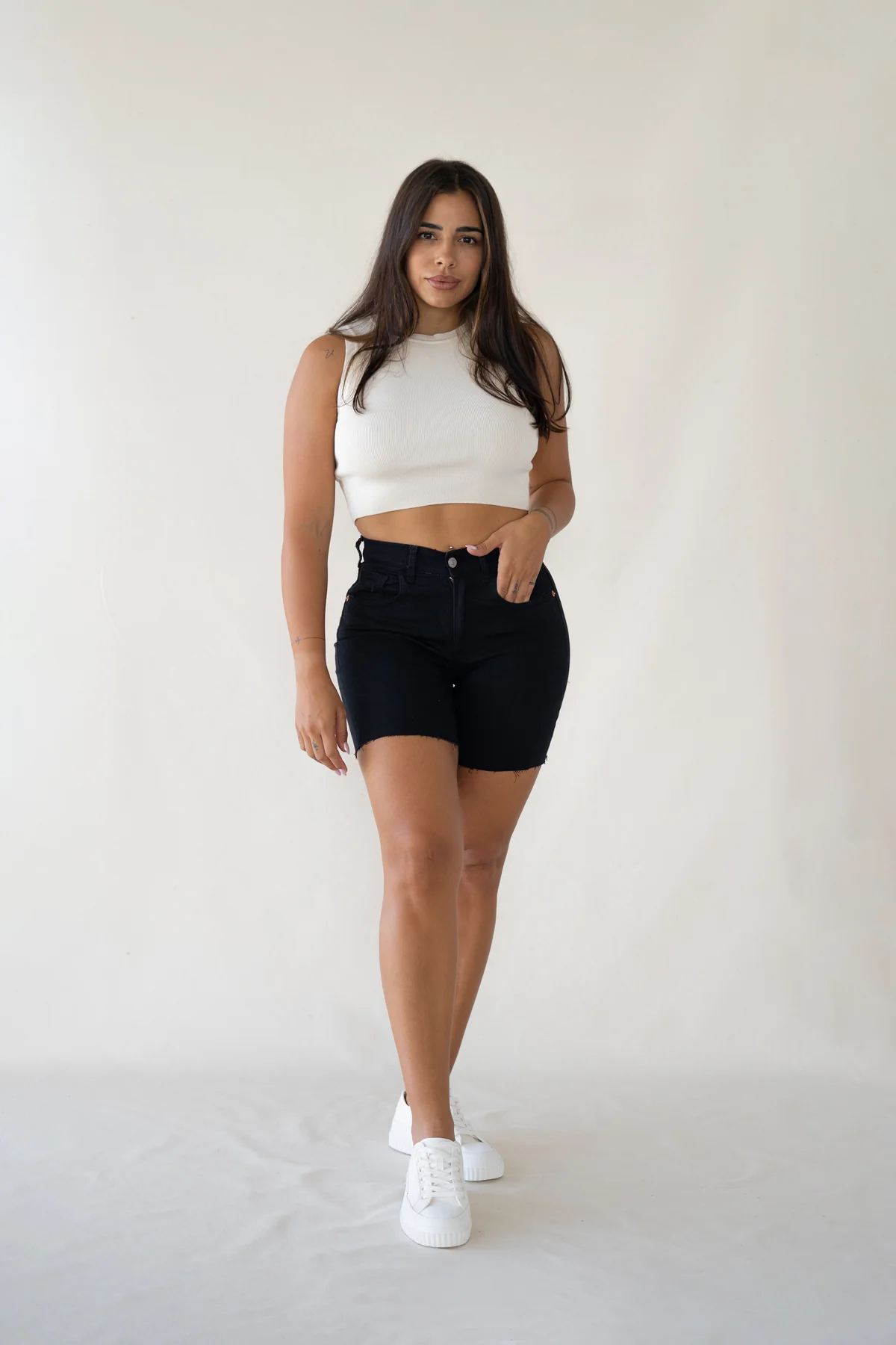 SHORTS HIGH RISE - BLACK - Image 7