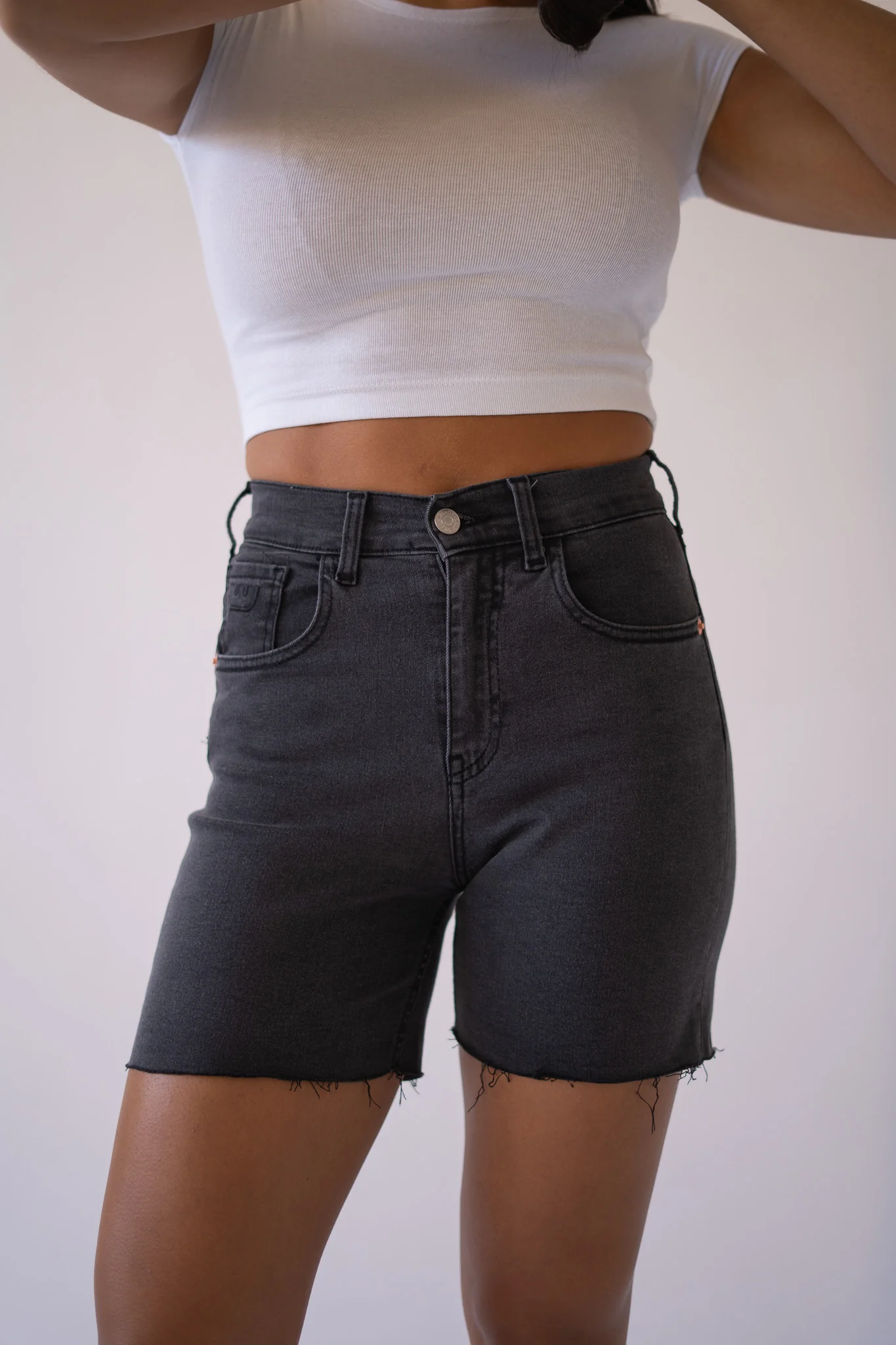 SHORTS HIGH RISE - GREY - Image 4