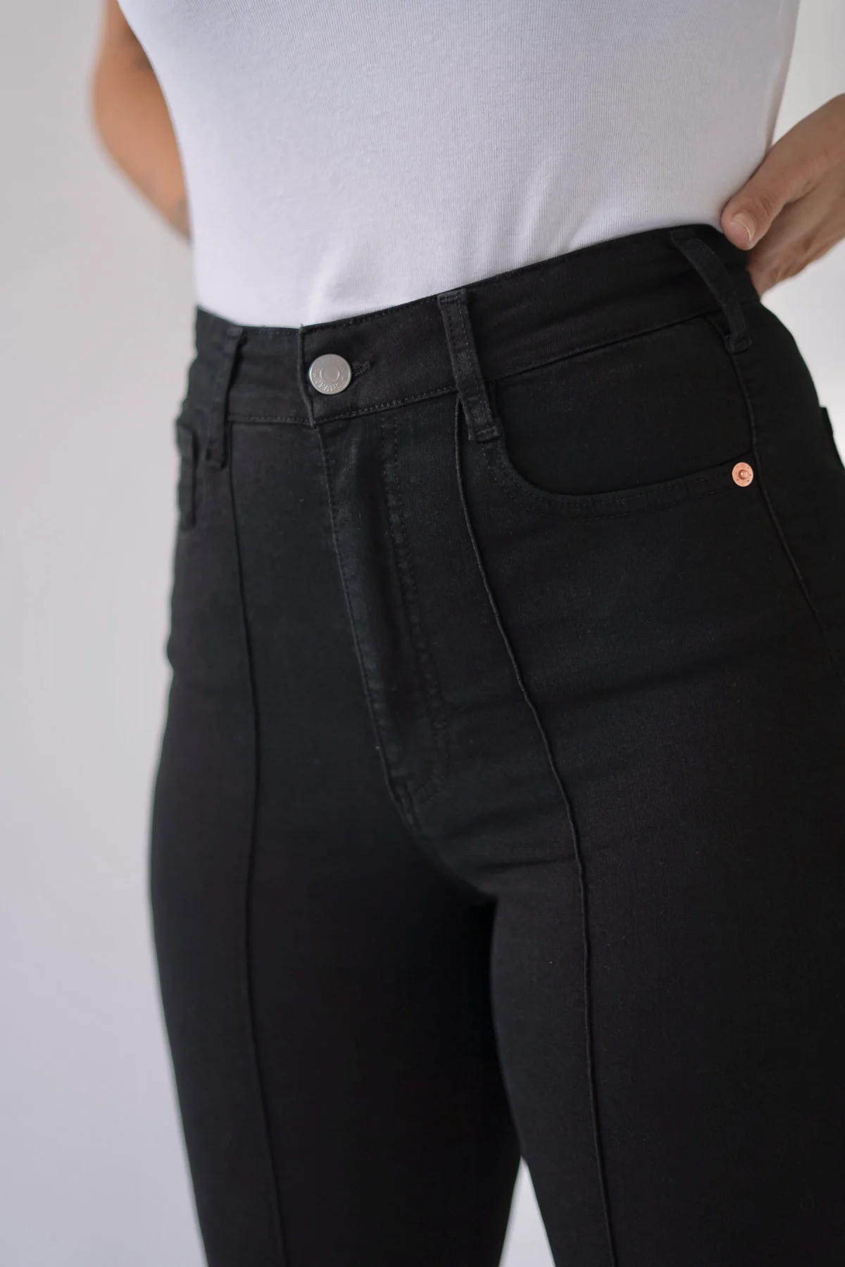 SKINNY NERVIO HIGH RISE - BLACK - Image 5